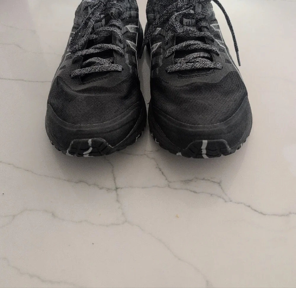 ASICS Men’s Black and Gray Athletic Running Shoes - Picture 5 of 8